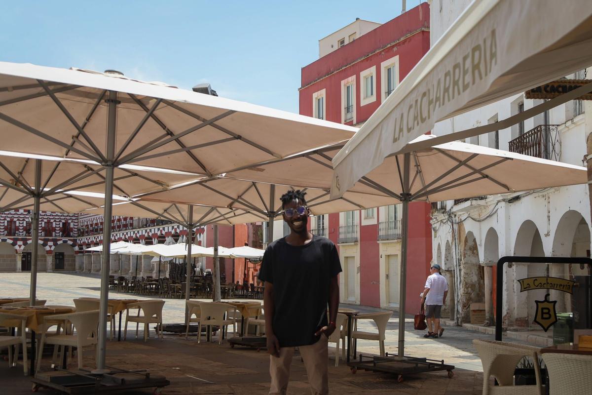 Keko Fainke, en su solitaria terraza de La Cacharrería.