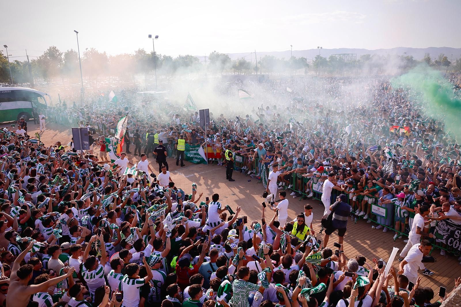 El Córdoba CF vuelve a Segunda / Las mejores imágenes de una noche para la historia