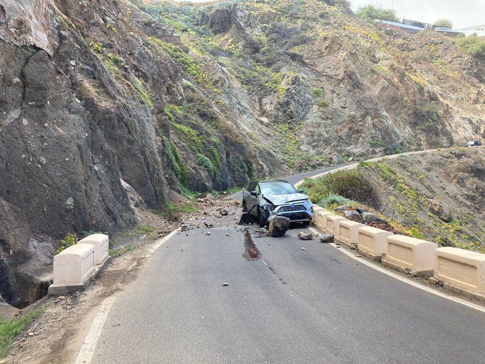 Desprendimientos en una carretera de Tenerife