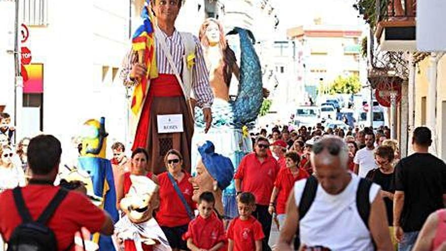 La cercavila gegantera omplirà els carrers de festa i gresca