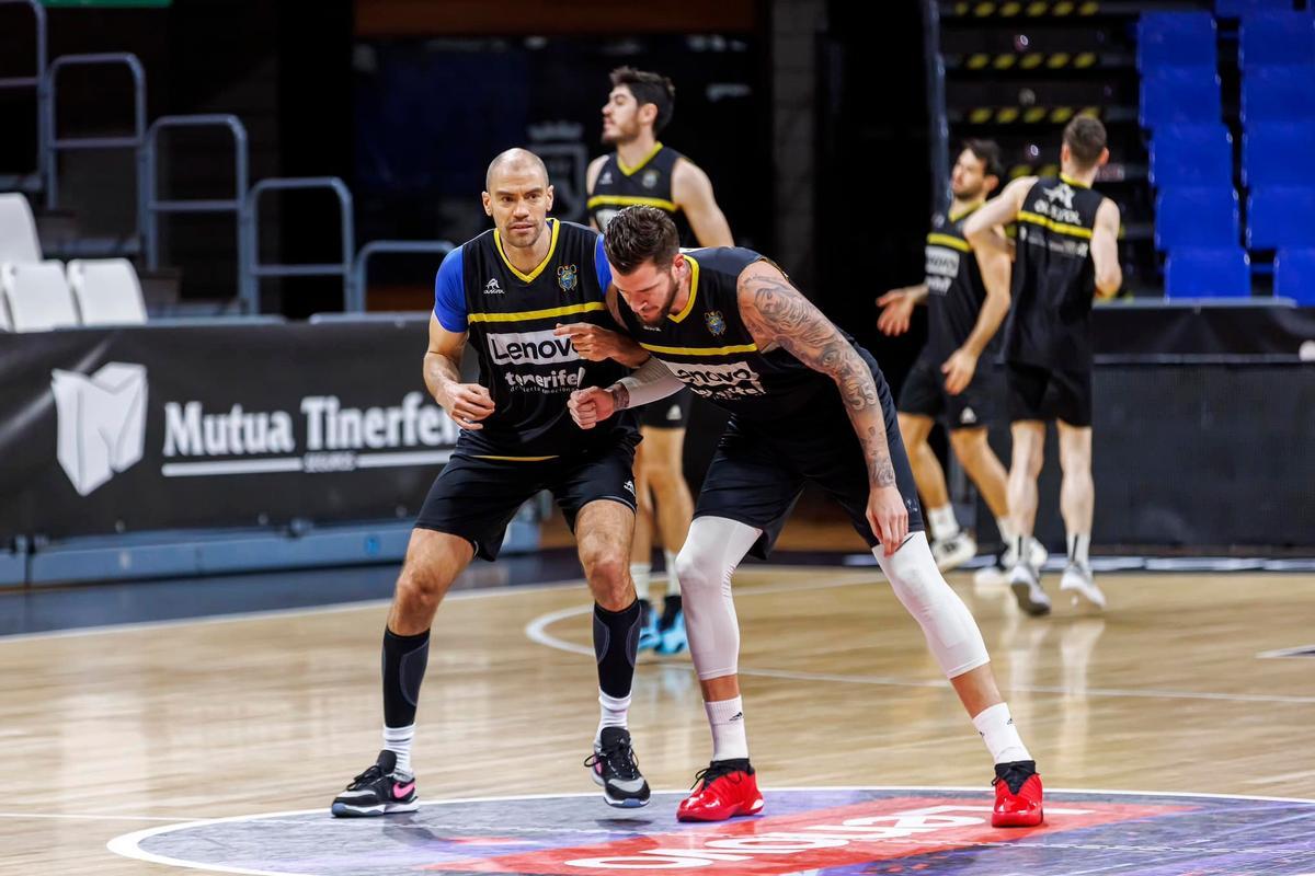 Stevic, junto a Fran Guerra, en uno de sus primeros entrenamientos con el Lenovo Tenerife.