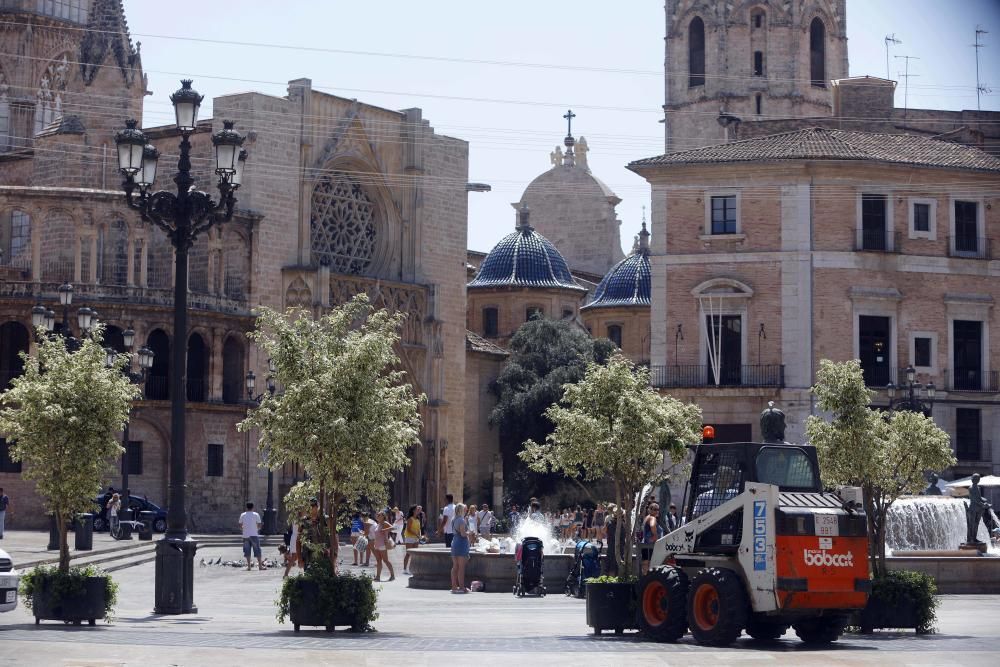 Colocan en València maceteros para evitar atentados terroristas