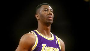 Elden Campbell jugó nueve temporadas en los Lakers, siendo un jugador importante en el conjunto angelino