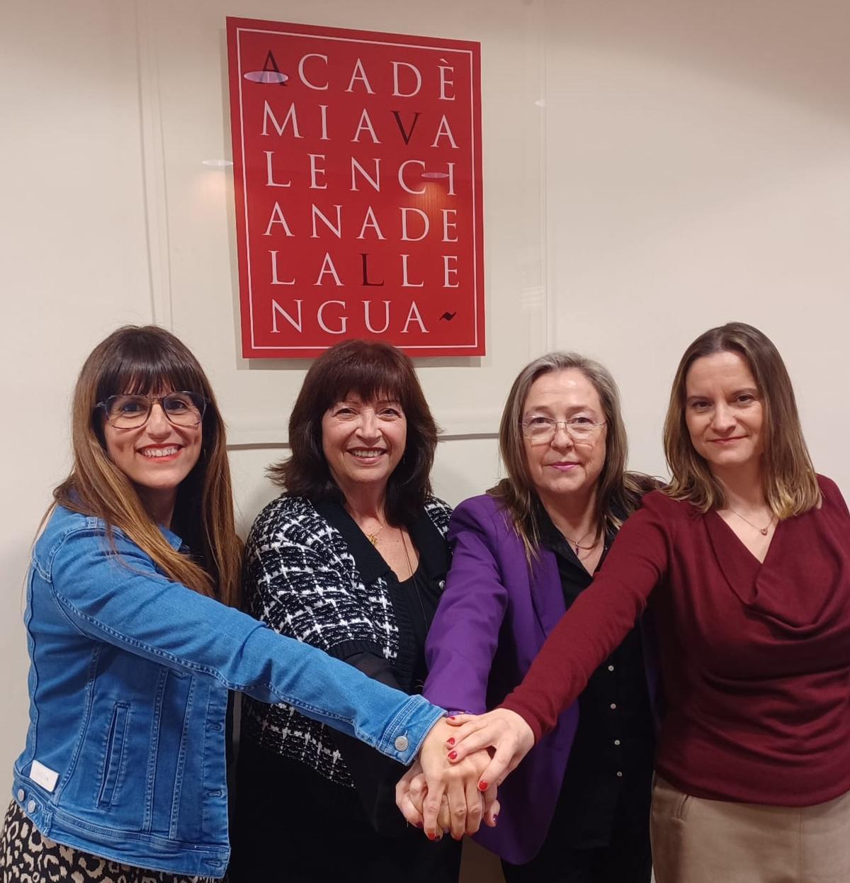Desde la izq.: Sandra Montserrat, Verònica Cantó, Mar Iglesias y M. Àngels Francés en la AVL.