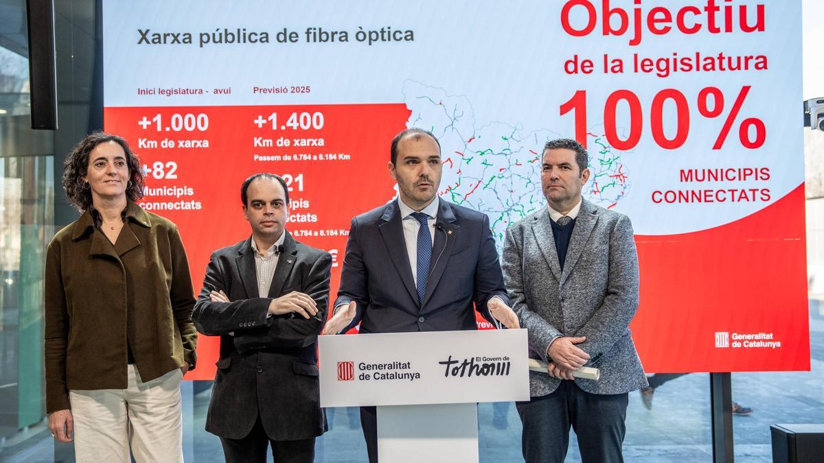 El Govern lanza su plan para llevar la fibra óptica pública a toda Catalunya: 100 millones de inversión y 1.400 km más de cable este año