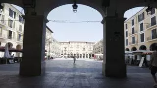 Por qué se conoce a la Plaça Major como la “plaza más oscura de Palma”