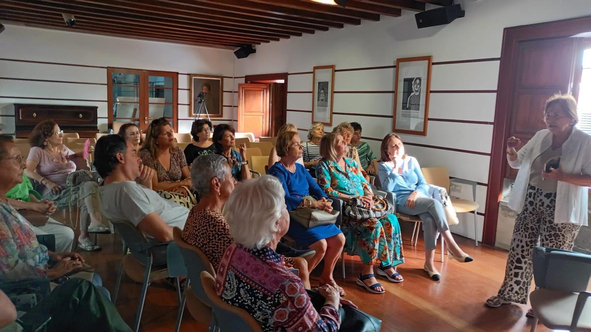 Club de lectura en torno a la figura de Benito Pérez Galdós.