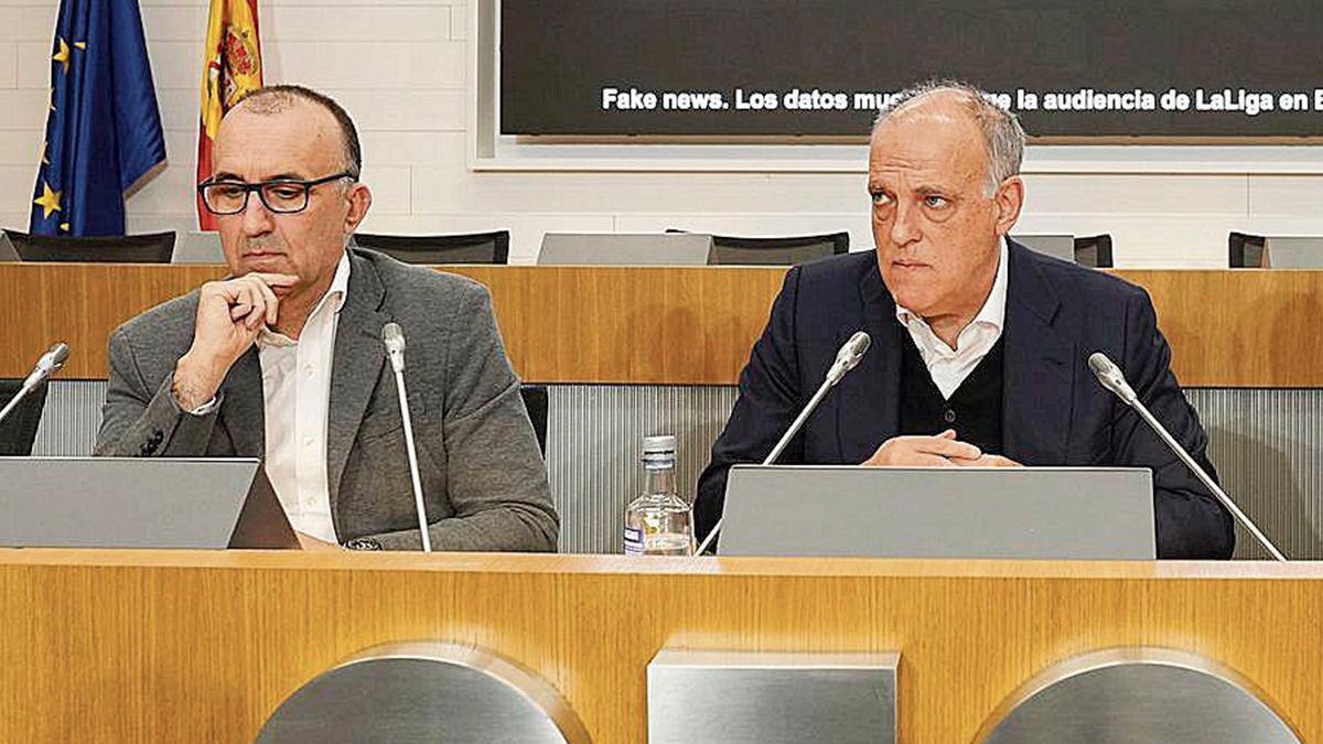 Javier Gómez, director corporativo de LaLiga (izq.) y Javier Tebas, presidente de LaLiga