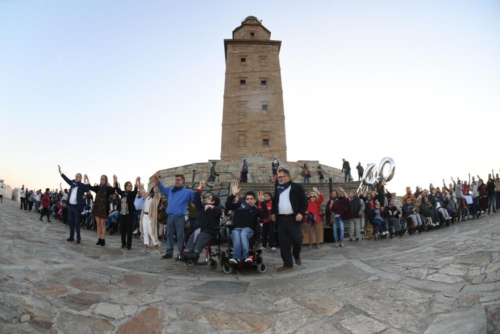 Aspace ''abraza'' la Torre en su 40 aniversario