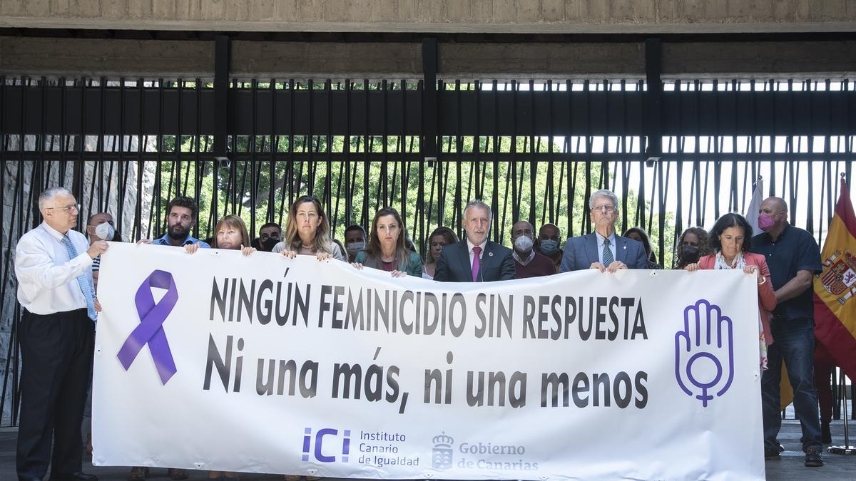 El presidente del Gobierno de Canarias, Ángel Víctor Torres, durante el acto de repulsan en Tenerife.