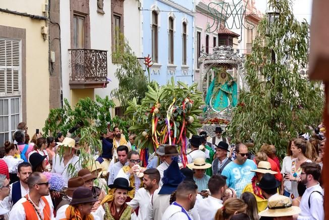 Procesion y Romeria por las Fiestas de las ...