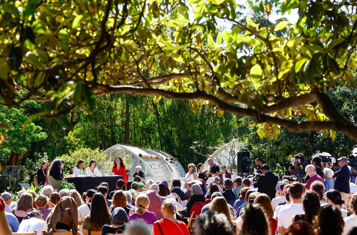 Todas las fotos del acto con Mónica Oltra en el Jardín Botánico de València Todas las fotos del acto con Mónica Oltra en el Jardín Botánico de València