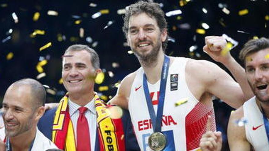 Espanya destrossa Lituània i es corona tricampiona