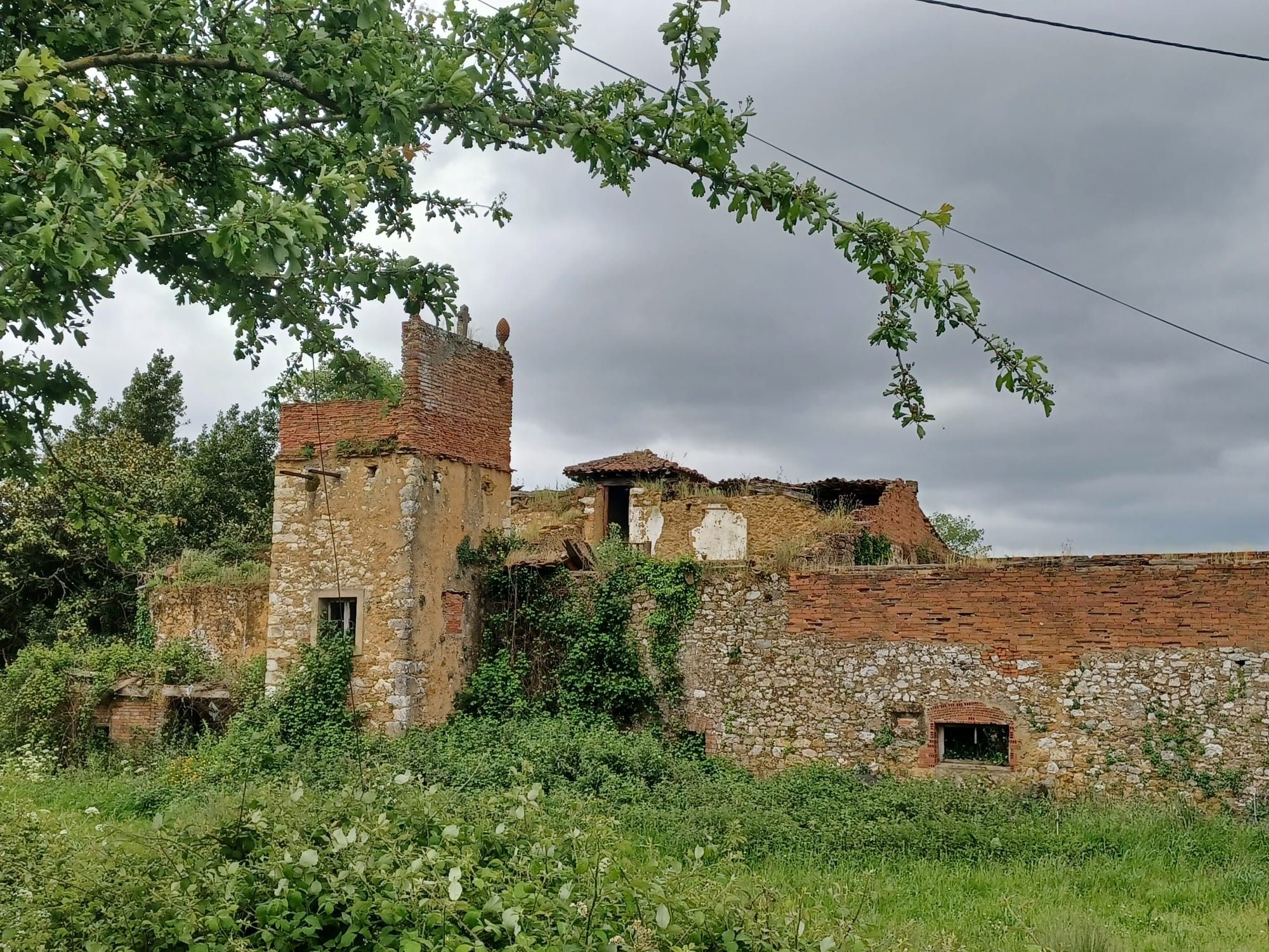 La casona de la Bérvola, el ocaso de la morada palaciega de Llanera del segundo rector de la Universidad de Oviedo