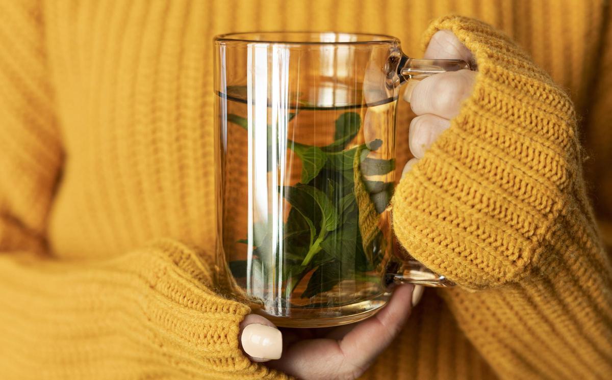 ¿Son seguras las infusiones adelgazantes tras el caso de una joven de Toledo que acabó en la UCI?