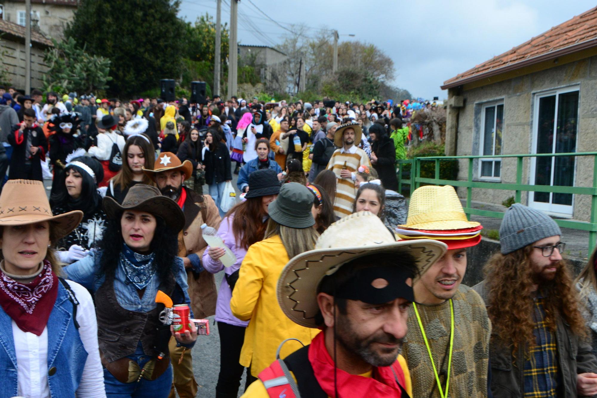 El Enterro do Mexilón abarrota las calles de Aldán