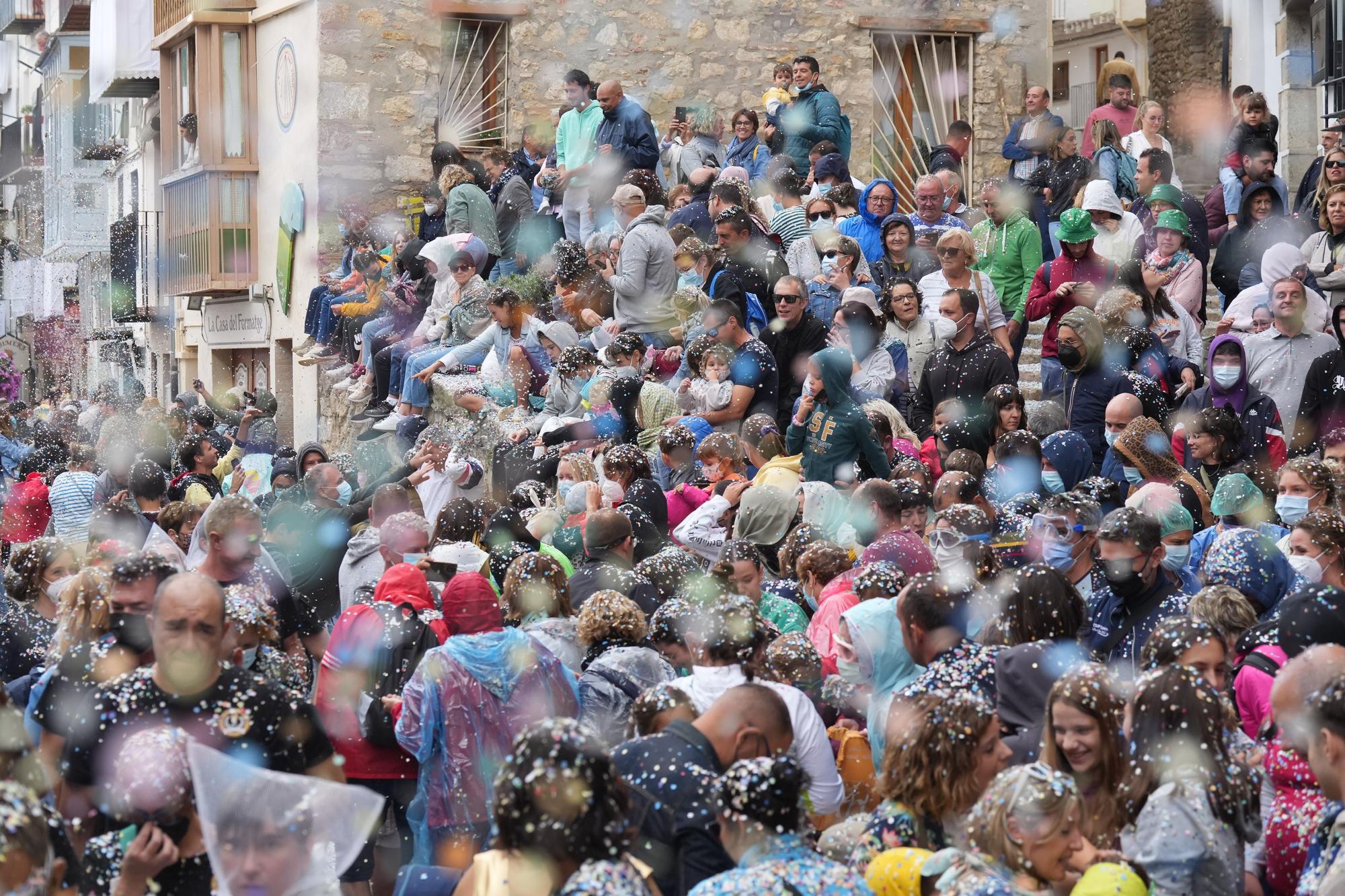 Búscate en el desfile de carrozas y disfraces de l'Anunci de Morella