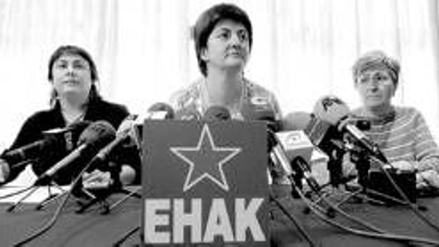 El Supremo ilegaliza a EHAK y rompe el grupo parlamentario