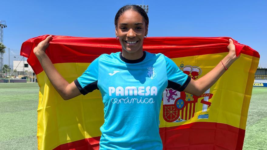 Salma Paralluelo se marcha del Villarreal femenino tras jugar 37 partidos y lograr un ascenso