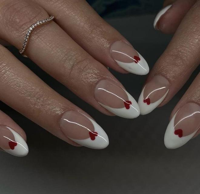 MANICURA FRANCESA DETALLE CORAZONES