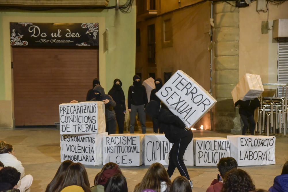 GALERIA | Manifestació feminista pel 8M a Manresa