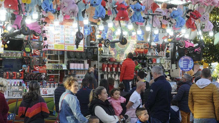 Atracciones y puestos de las fiestas de Lalín pagarán hasta un 300% más por metro cuadrado