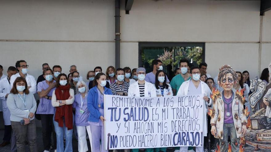 Protesta en silencio de los médicos en la Fe por la huelga autonómica