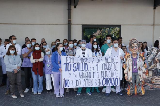Protesta en silencio de los médicos en la Fe por la huelga autonómica