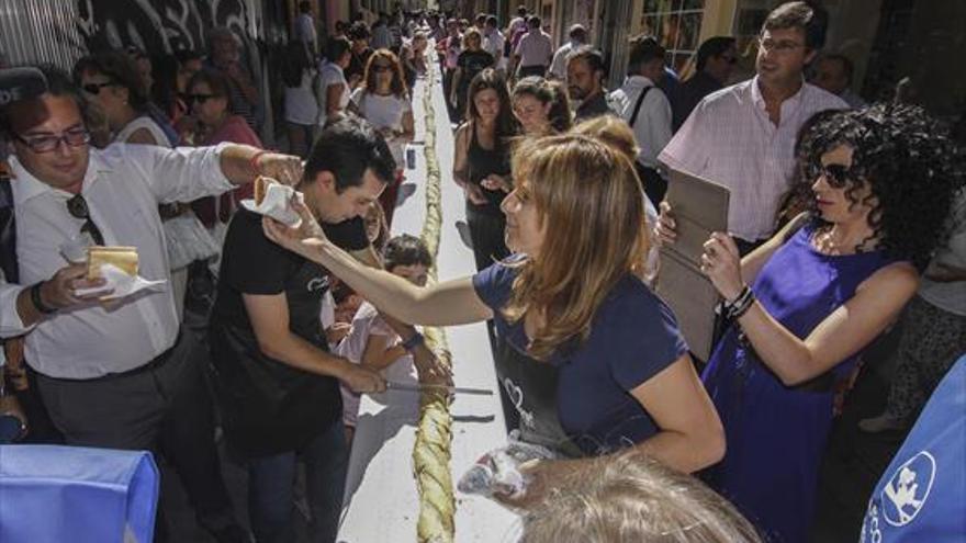 Empresarios de la calle Moret elaboran mañana un bocadillo solidario