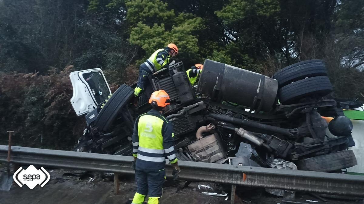 El camión siniestrado este miércoles en la "Y".