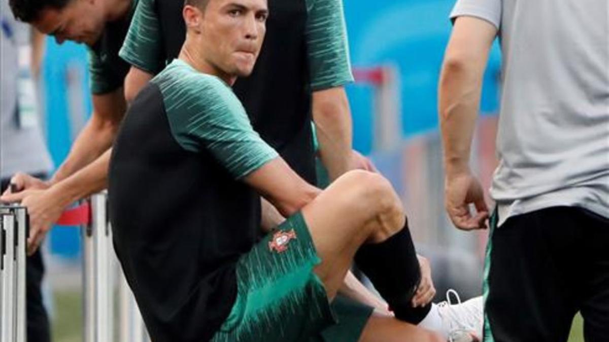 Cristiano Ronaldo, antes de iniciar el entrenamiento en Sochi