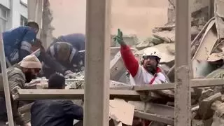 Conflicto en Oriente Próximo, en directo | Emiratos Árabes Unidos cierra su espacio aéreo debido a una nueva ola de ataques iraníes