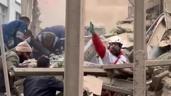 Conflicto en Oriente Próximo, en directo | Emiratos Árabes Unidos recupera la "normalidad" en su espacio aéreo tras los ataques iraníes