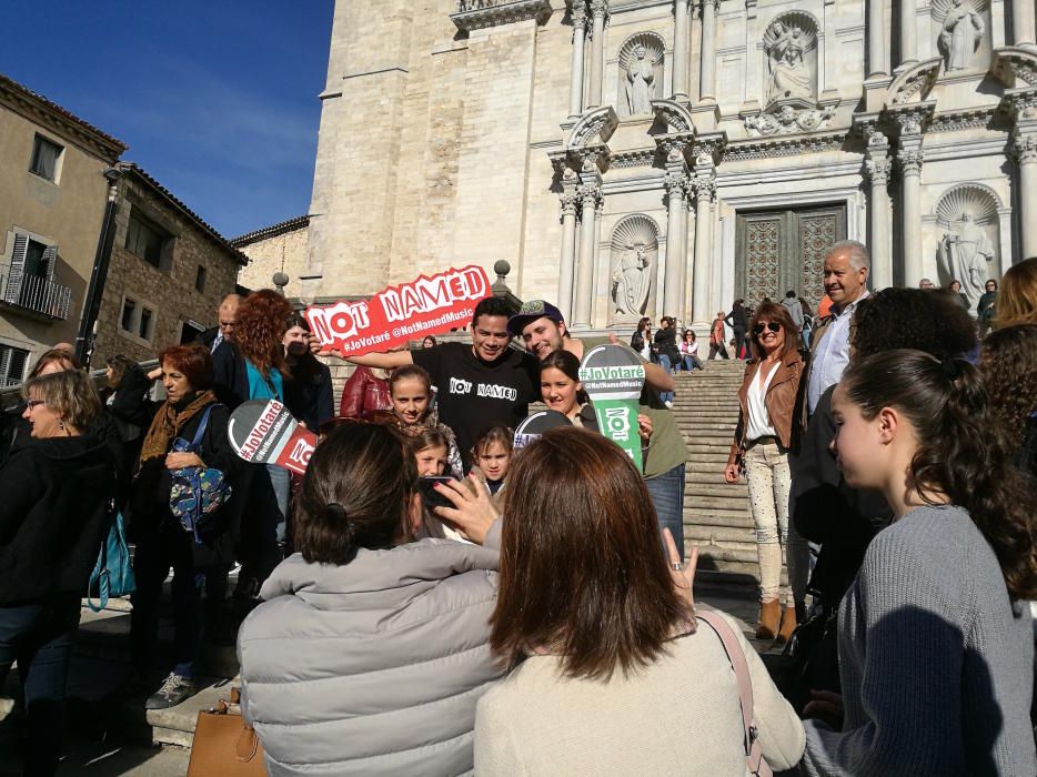 Els Not Named, finalistes del concurs de TV3, a les escales de la catedral