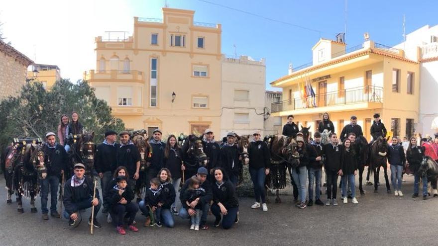 Èxit de participació en l&#039;entrada del Pi de les Quintes i els Quintos a Santa Magdalena de Polpis