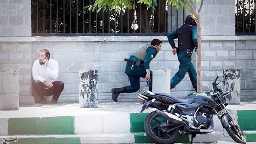 Dos atacs coordinats contra el Parlament i un mausoleu causen 12 morts a l&#039;Iran