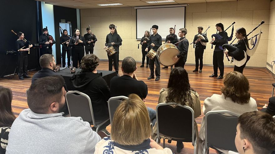 Sementeira garda as esencias no seu primeiro disco