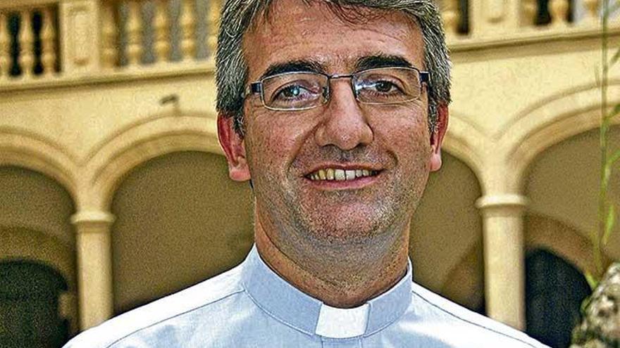 El mallorquín Antoni Vadell, obispo auxiliar de Barcelona, continúa estable dentro de la gravedad