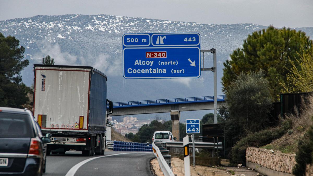 Alcoy amanece rodeada de nieve