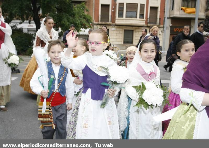 Galería de fotos --  La Ofrenda de Flores pudo con el frío y el viento