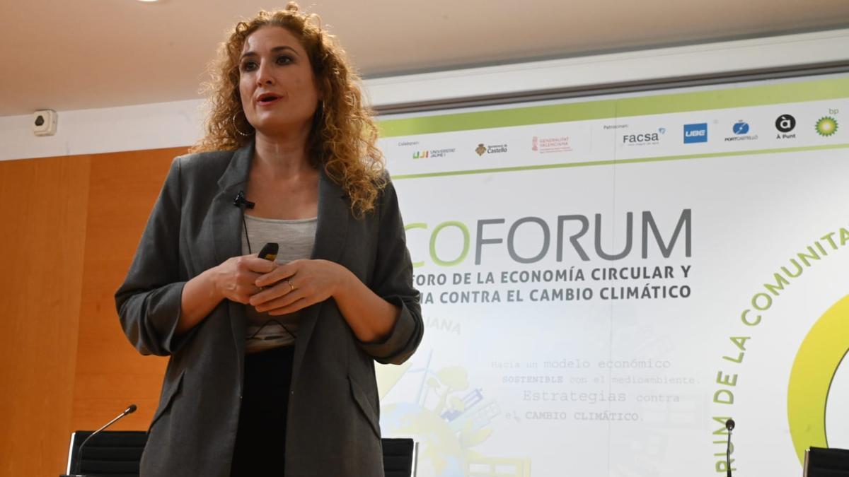 Susana Pelegrín, de FCC Medio Ambiente, durante su ponencia en el Ecoforum.
