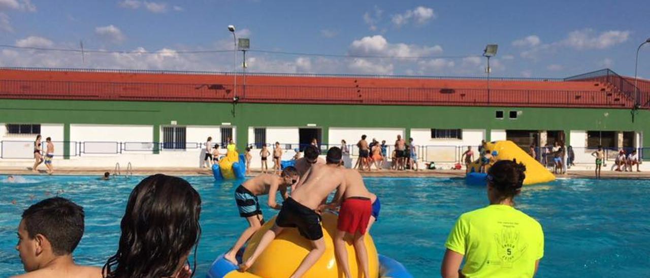 Entrenamiento de natación en una imagen de archivo