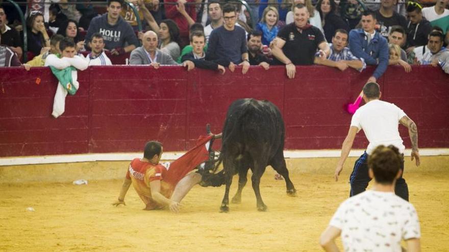 El ruedo se llena de calor y emoción la mañana del Pilar