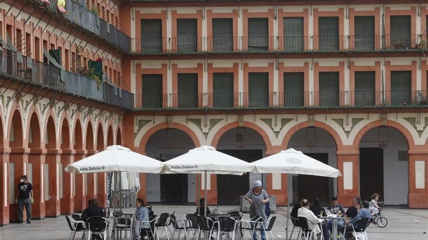 Desescalada: Andalucía permite a los ayuntamientos ampliar hasta las 3.00 horas el cierre de los bares