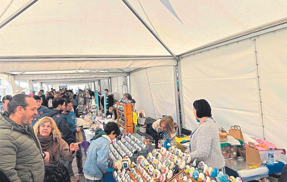 El mercado de los Güevos Pintos de Pola de Siero.