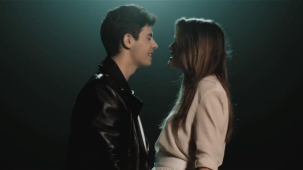 Alfred y Amaia, en una imagen del videoclip de ’Tu canción’.