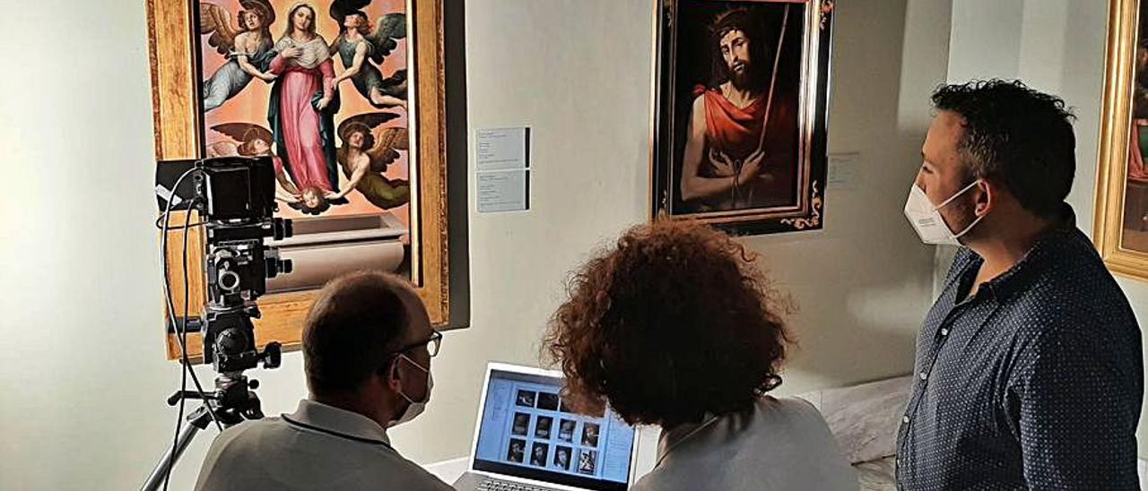Los investigadores en el Museo de Bellas Artes de València. | M. BB. AA. VALÈNCIA