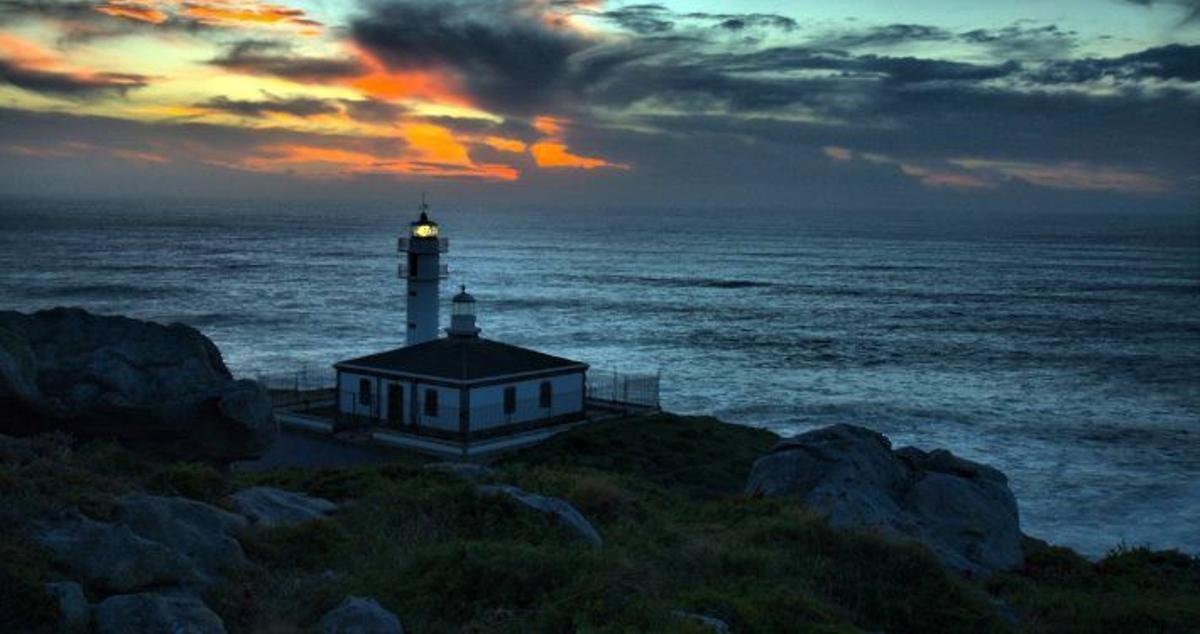 Desde el faro de este pueblo puede verse el último rayo de sol de Europa.