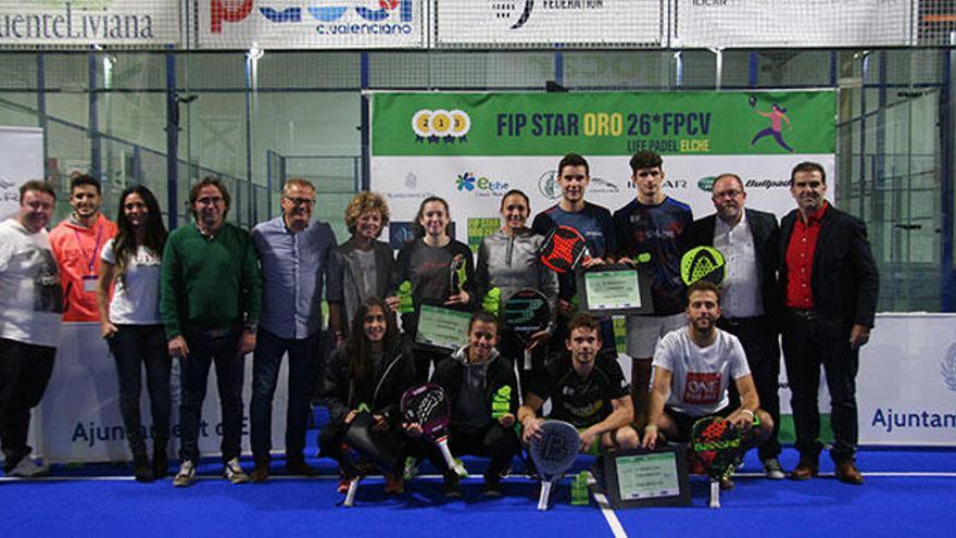 Unas 300 parejas han competido en Elche en el 1er Torneo Internacional FIP STAR ORO de pádel disputado en España