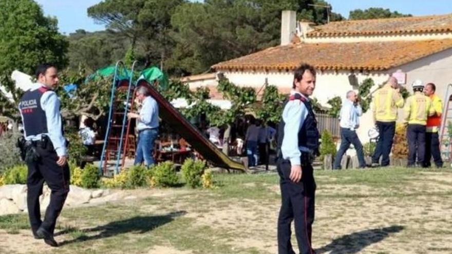 Una niña muere tras estallar un castillo hinchable en Girona